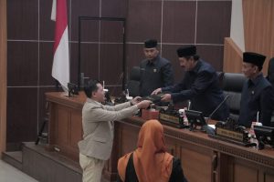 DPRD SUMEDANG SAHKAN HASIL PILKADA